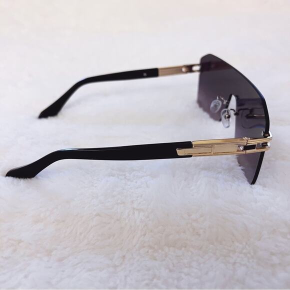 Sadie Black Oversized Rimless Flat-Top Sunglasses - Picture 7 of 12